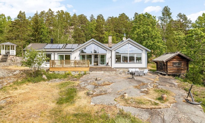 Skaftet House | Bergstigen Gunnebo by Interhome