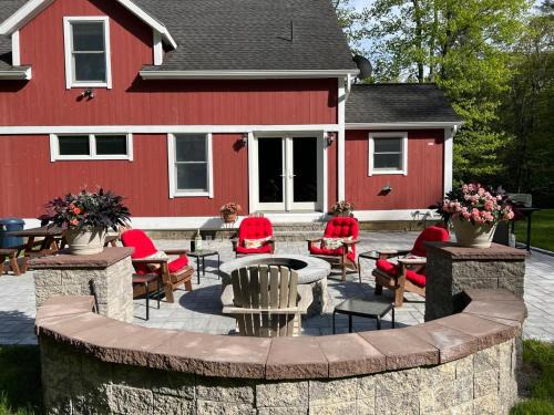 New Marlborough House | Berkshire Vacation Rentals: Peaceful Post and Beam Loft Sleeps 9