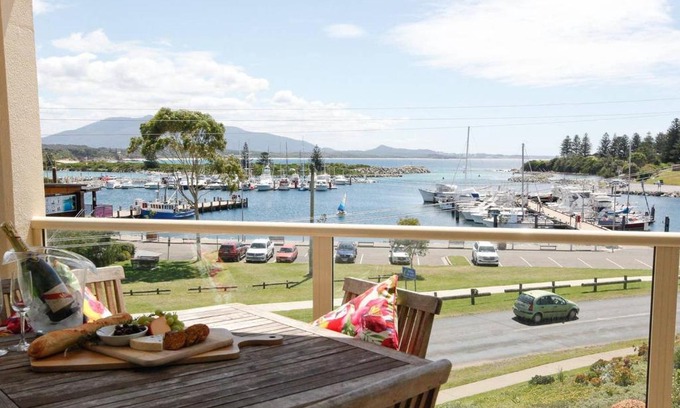 Bermagui Apartment | Bermagui Stays - Penthouse Apartment - Amazing Views & Location