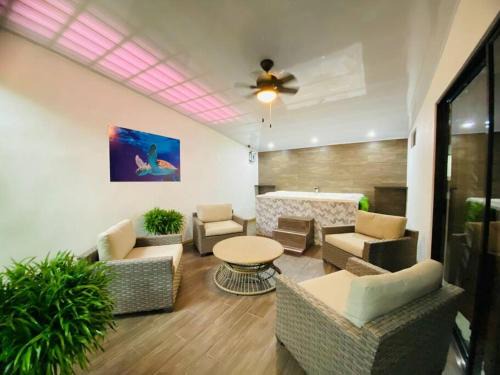 El Tanque House | Berni's Deluxe Villa