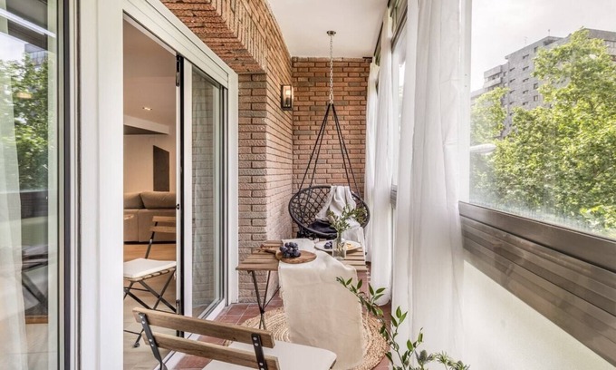 Castillejos Apartment | Besalu - 3 bedrooms and balcony in Castilla