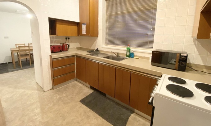 Bolton House | Best Accommodation Villa LTD