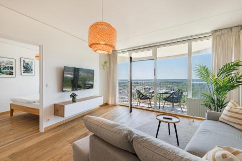 Antonsviertel Apartment | Best Butler Skyline Lodge City Apartment Netflix