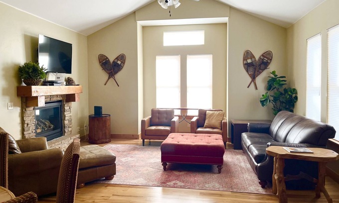North Park City Condo | BEST Location Park City: 1 Block SKI, Walk Old Town, Sundance, Garage parking