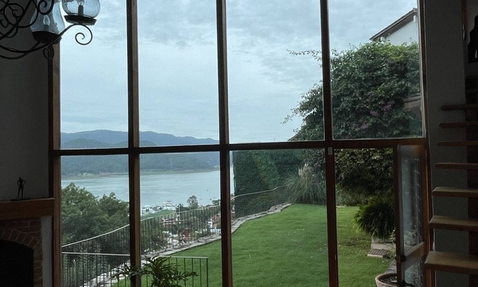 Santa Maria Ahuacatlan House | Best panoramic view house at the heart of Valle