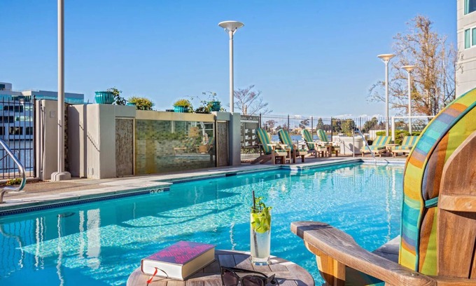 Redwood Shores Hotel | Best Place to Stay in San Francisco! Water View, Pet-friendly Property w/Pool