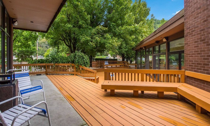 LaVale Hotel | Best Western Braddock Inn