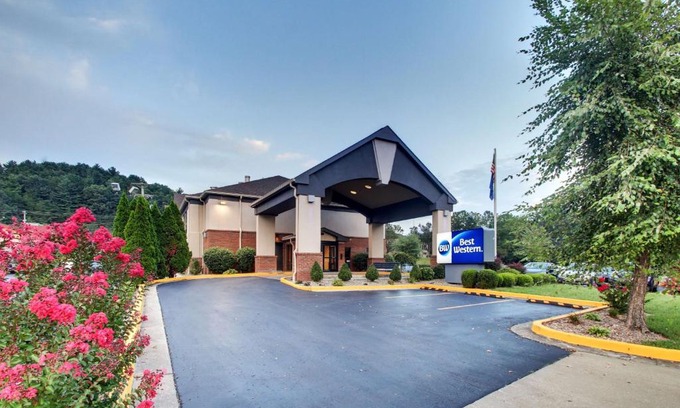 Morehead Hotel | Best Western Eagles Inn