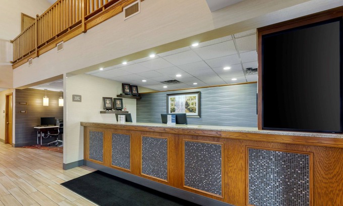 Bowling Green Hotel | Best Western Falcon Plaza - Bowling Green
