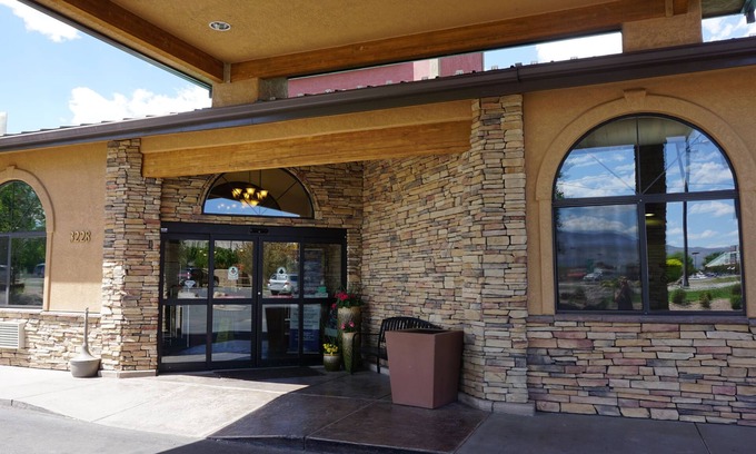 Clifton Hotel | Best Western Grande River Inn & Suites