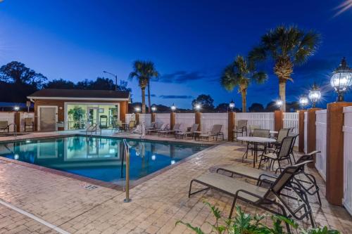Walker's Island Hotel | Best Western Heritage Inn and Suites