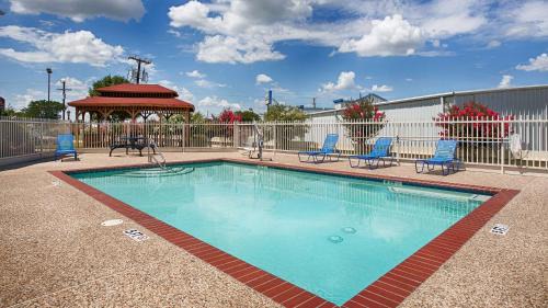Mexia Hotel | Best Western Limestone Inn and Suites