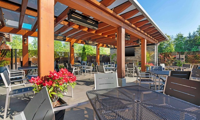 Port Alberni Hotel | Best Western Plus Barclay Hotel