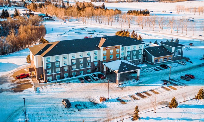 Lacombe Hotel | Best Western Plus Lacombe Inn & Suites
