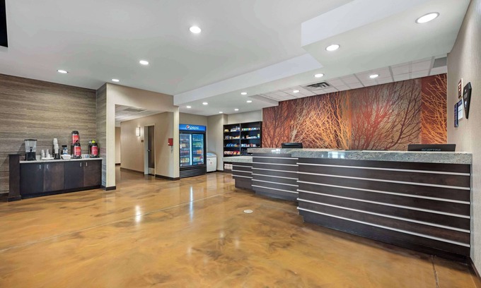 Madison Hotel | Best Western Plus Lakeview Hotel