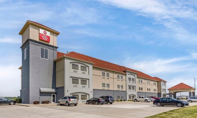 Mascoutah Hotel | Best Western Plus MidAmerica Hotel