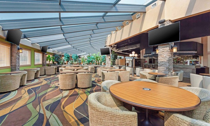 High Level Hotel | Best Western Plus Mirage Hotel & Resort