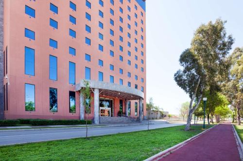 Nuevo Laredo Hotel | Best Western PLUS Nuevo Laredo Inn & Suites