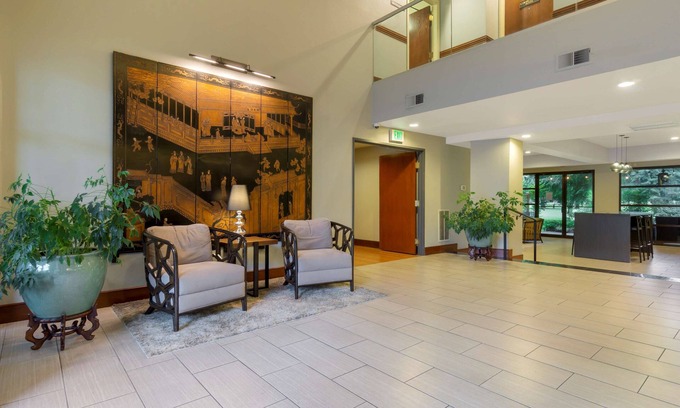 Kent Hotel | Best Western Plus Plaza by the Green