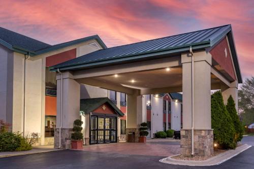 Springfield Hotel | Best Western Plus Springfield Airport Inn