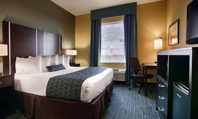 Carrizo Springs Hotel | Best Western Plus Carrizo Springs Inn & Suites
