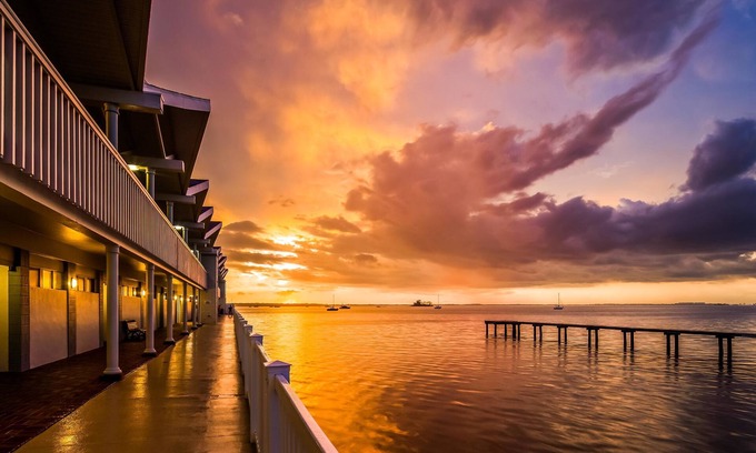 Downtown Dunedin Hotel | Best Western Plus Yacht Harbor Inn