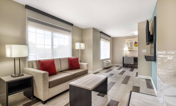 Poteau Hotel | Best Western Prime Inn & Suites