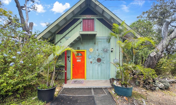 Ocean View House | Best Window seats to Ocean Views- in wonderful Ocean View HI with WiFi