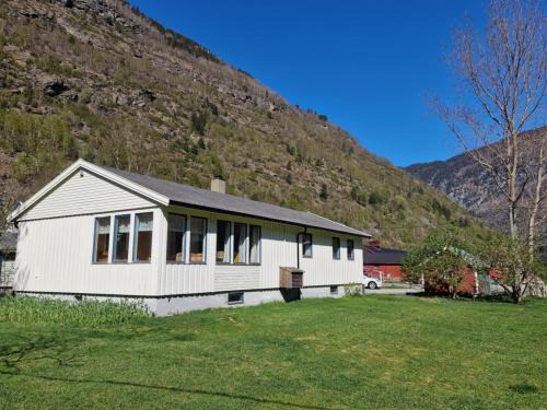 Laerdal House | Bestemorhuset
