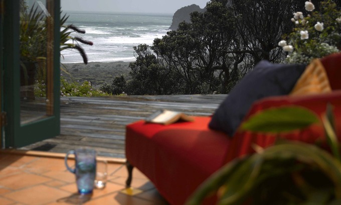 Te Henga House | Bethells Beach Cottages