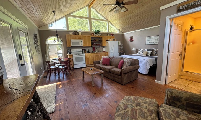 Rabun Gap House | Betty's creek loft in Rabun Gap with beautiful views. 10 miles from Clayton.