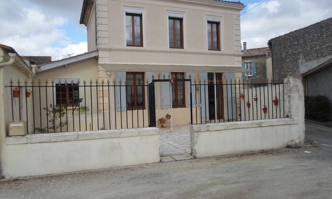 Saint-Seurin-de-Cadourne House | Between the Gironde and the Atlantic.