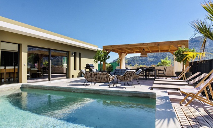 Saint-Martin-du-Var Villa | Between Nice and Monaco, peace and breathtaking views