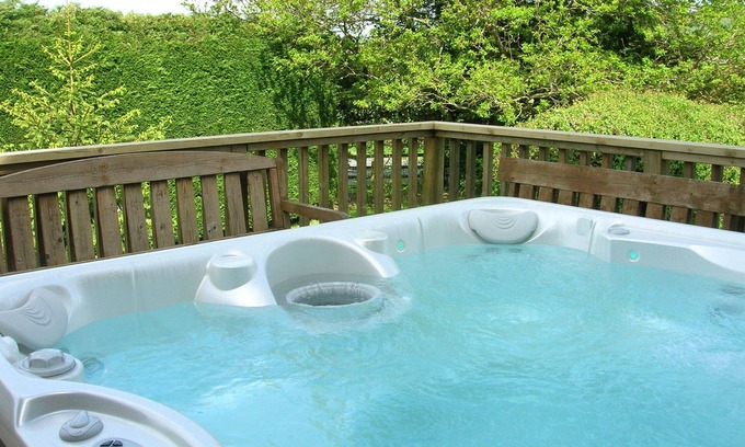 Hundred House House | Bevan House. Detached House With It's Own Private Hot Tub Outside & Free WI FI.