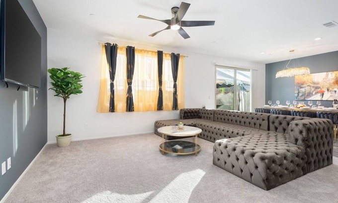 Coachella House | Bienvenue Chez Nous 5 br, 3 ba, 2-14 Guests Luxury Home Coachella, California