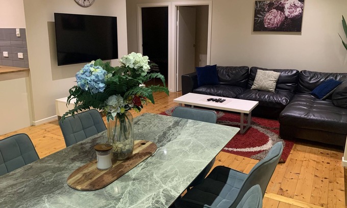 Leichhardt House | Big 2 bedroom family size home