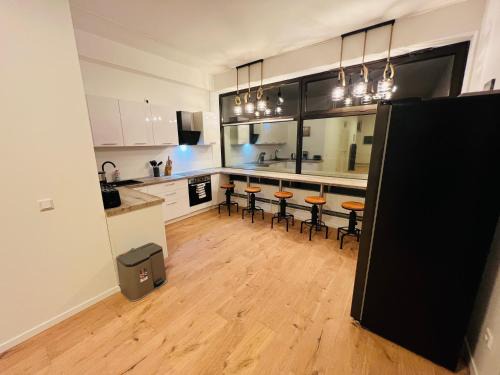 Erwitte Apartment | Big Apartment l 18 Beds l Free Parking l WiFi l