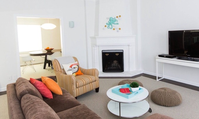 Marina District House | Big & Bright Golden Gate flat, half block to water, walkable to SF fun