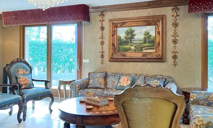 Divonne-les-Bains Villa | Big Family/AC/garden/17m>Geneva/walk>center/Tennis