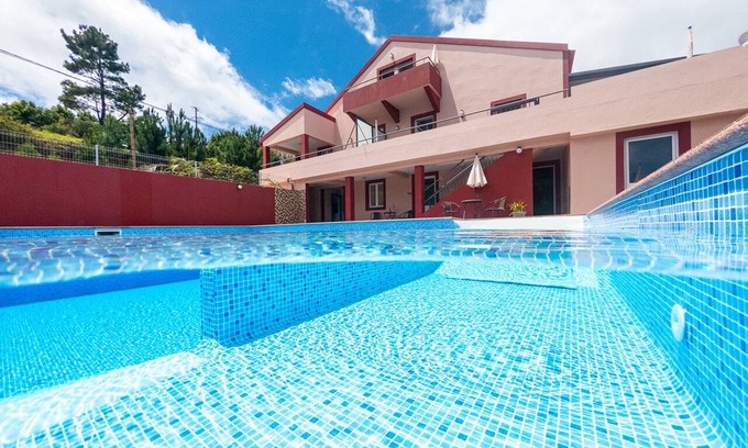 Prazeres House | Big house with 5 individual apartments, pool and big BBQ