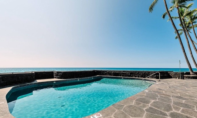Kahaluu Bay Condo | Big Island Kona Magic Sands by Coldwell Banker Island Vacations