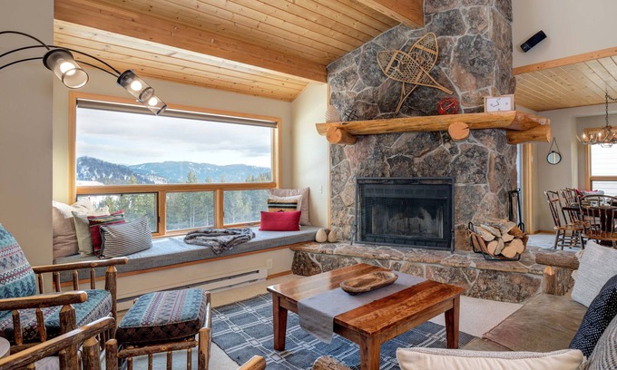 Big Sky Condo | Big Sky Vacation Rentals: Beaverhead 123 BH 301