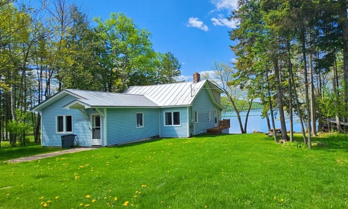 Jackman House | Big Wood Lodge-Lakefront*Pet Friendly*Private Dock