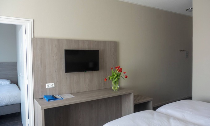 Ooij Hotel | Bike, Hike & Dine: Scenic Adventures from a Quiet Riverside Stay Near Nijmegen