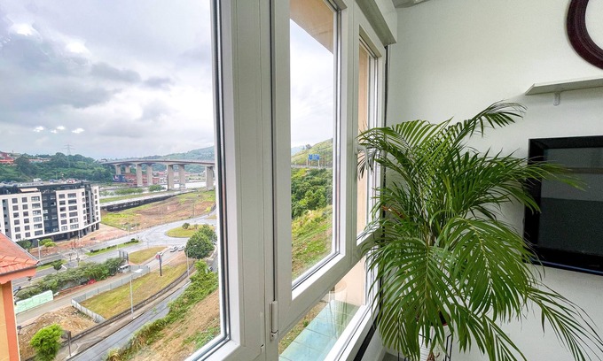 Barakaldo Apartment | Bilbao/Barakaldo 15 min Bec (B2)