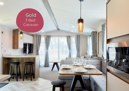 Great Houghton Cabin | Billing Aquadrome Holiday Park