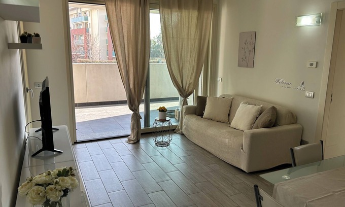 Lissone Apartment | Bilocale Stazione Lissonen5 min dal Parco di MonzanTreno per Milano Como Fiera