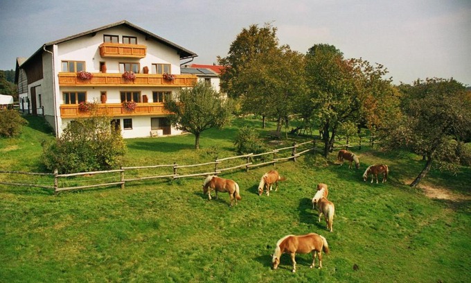 Pressbaum Apartment | Biobauernhof Wolf-Hof