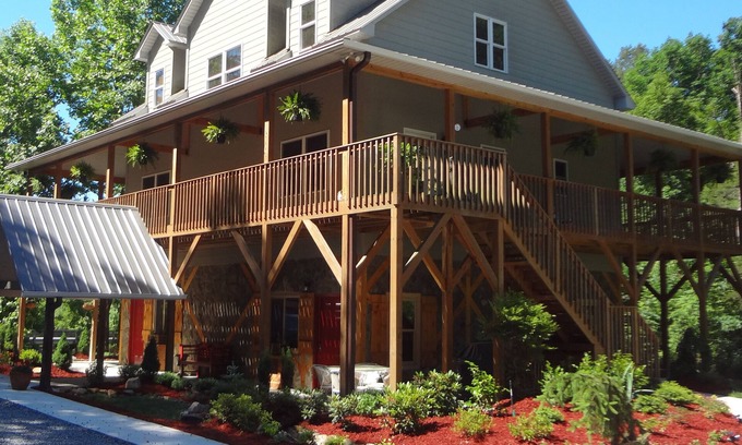 Traphill Cabin | Birch Suite: Cozy NC Mountain & Riverside Cabin @ Roaring River Vineyards