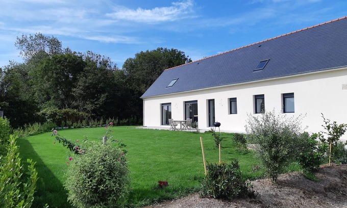 Guiler-sur-Goyen House | Birdsong